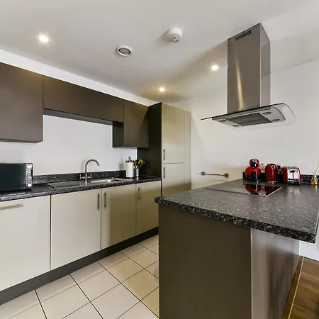 Stunning 2 Bed 2 Bath Apartment In Canary Wharf London Exterior photo