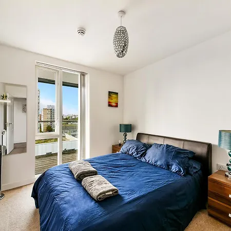 Stunning 2 Bed 2 Bath Apartment In Canary Wharf London Exterior photo