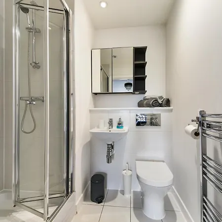 Stunning 2 Bed 2 Bath Apartment In Canary Wharf London Exterior photo