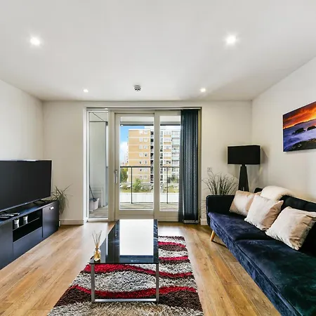 Stunning 2 Bed 2 Bath Apartment In Canary Wharf London Exterior photo