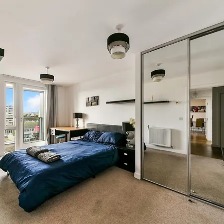 Stunning 2 Bed 2 Bath Apartment In Canary Wharf London Exterior photo