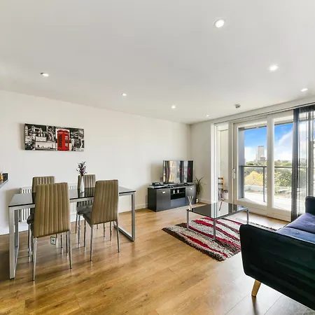 Stunning 2 Bed 2 Bath Apartment In Canary Wharf London Exterior photo